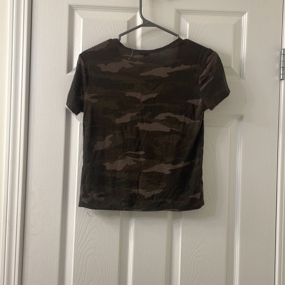 Green camo t shirt - Picture 2 of 2